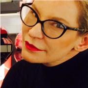 Docente di Make- up impartisce lezioni private presso il proprio studio